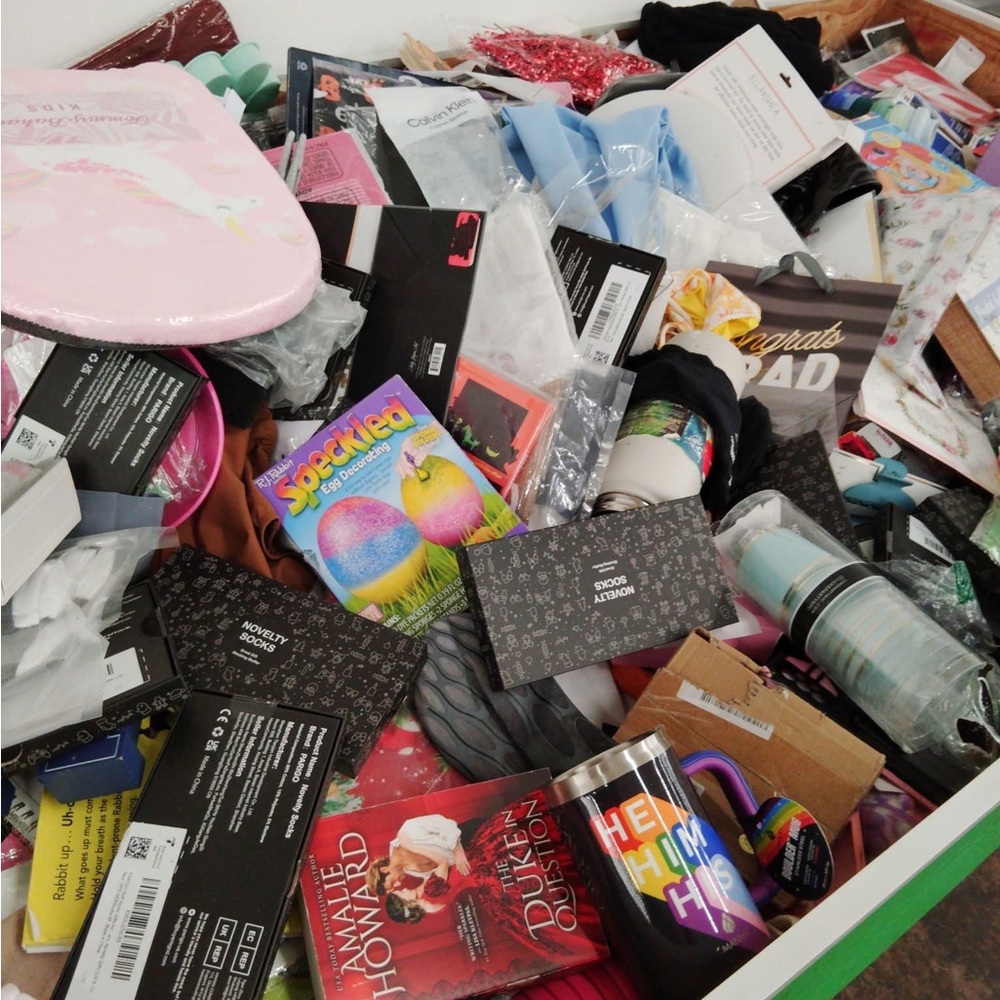 20 PCS AMAZON Walmart Target TJ max marshal LIQUIDATION MYSTERY BOX Overstock